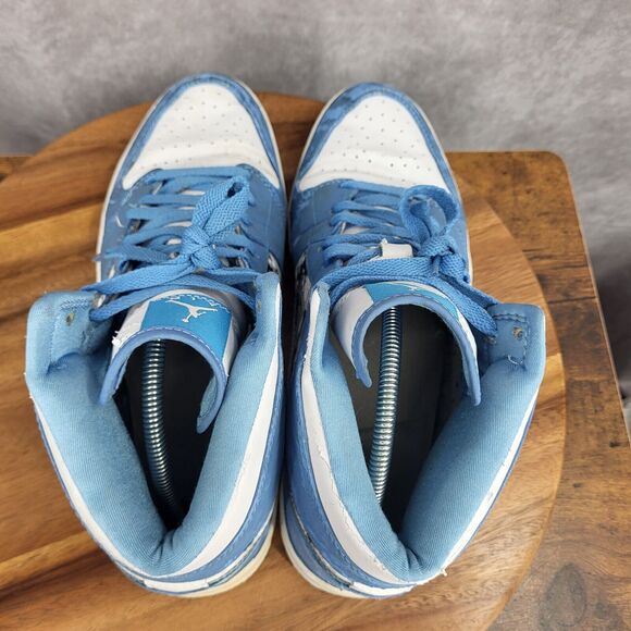 Nike Air Jordan 1 Retro Alpha Sneakers Mens‎ 12 White University Blue 136085-140 main image 9